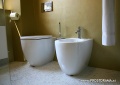 Stoječi WC in bide